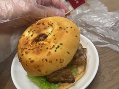 -必胜客(上海华谊新所店)