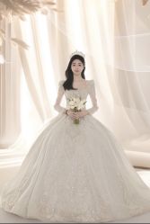 -喜爱高定婚纱摄影