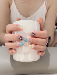 -丽心自助美甲美睫