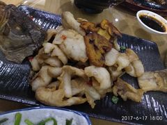 -香巴拉云南餐厅(华莱坞店)