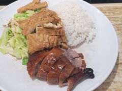 鸭腿饭-粤味轩快餐店(天下第一泉店)