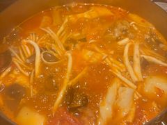 -尚尚仙·酸汤猪手·猪肚鸡火锅(华联万柳购物中心店)