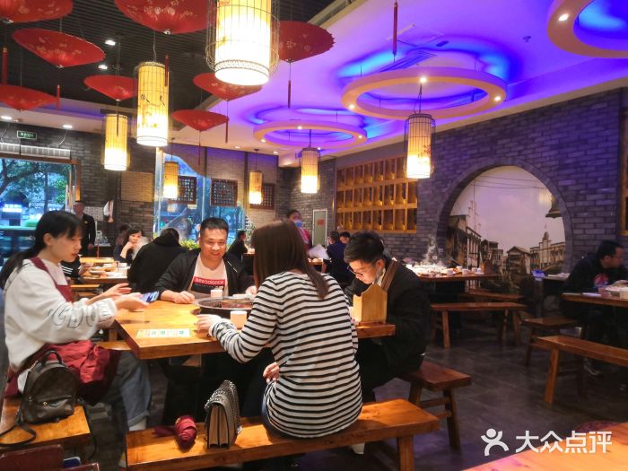 郝富贵火锅大堂图片