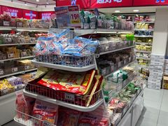 -赵一鸣零食(广州荔湾路店)