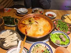 -洱火云南酸菜牛肉火锅(石景山当代商城店)