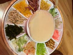 -怪噜范·老贵阳街头名小吃(汇金星力城店)