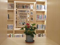 -漕河泾街道图书馆(漕河泾社区文化活动中心店)