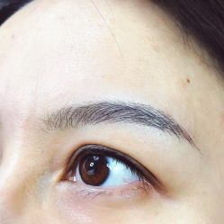 -一个差评成就的纹眉店