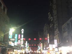 -六合夜市