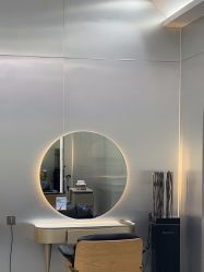 -Tloml salon