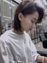 -FRIDAY星期五专业美发沙龙