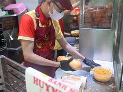 -Bánh Mì Huynh Hoa