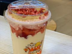 草莓半熟蛋糕奶茶-快乐柠檬happy(衡阳步步高店)