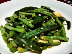 黏汁秋葵炒长豆角-老湘亲·品鉴湘菜(蔡塘爱琴海店)