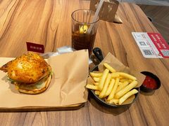 -必胜客(赛格国际购物中心店)