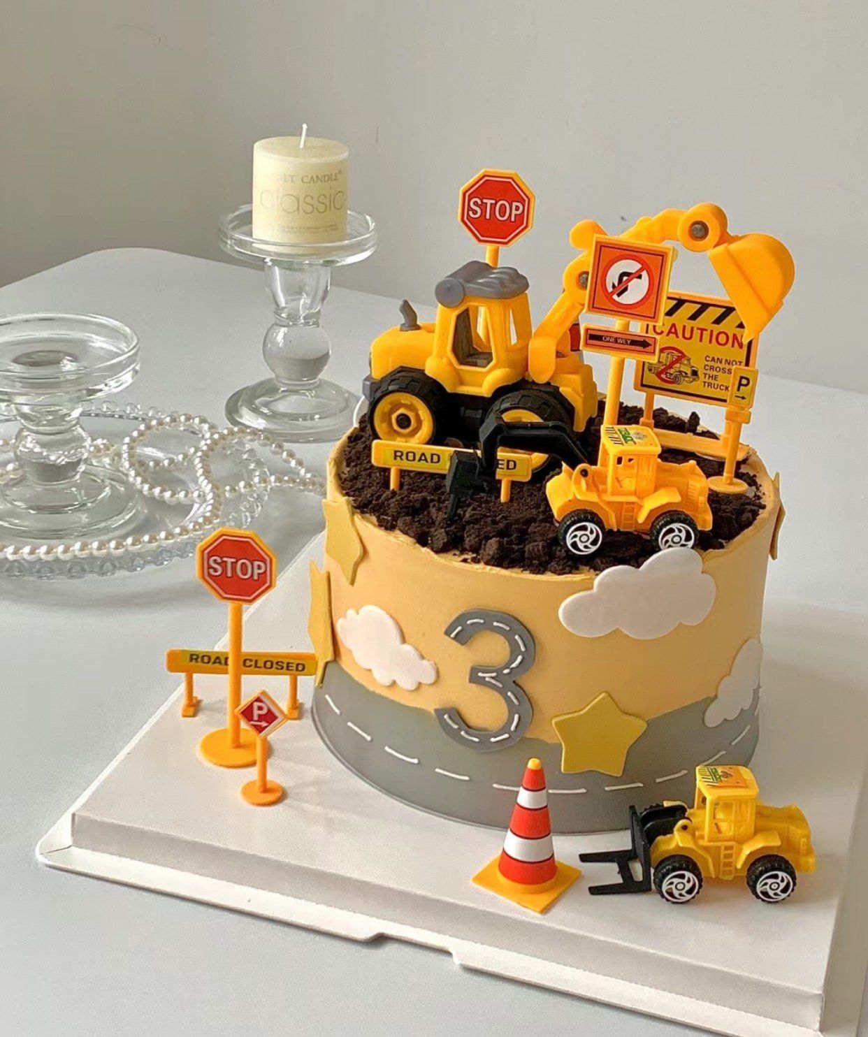 小男孩最爱的挖掘机蛋糕