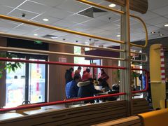 -麦当劳(莘松路芭比伦DT店)