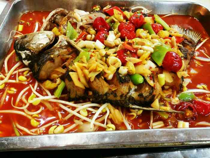 打分 78 /人 上菜太慢了    点的烤鱼四十分钟才上    饼都比鱼上的快