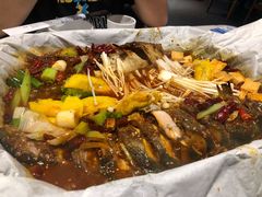招牌香辣味清江鱼-鱼颜诱纸纸上烤鱼·蛙(龙湖天街店)