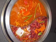 -沸炉重庆老火锅(军事博物馆店)