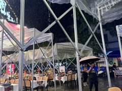 -刘姐啤酒鱼民族演艺餐厅(西街总店)
