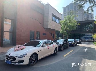 「In Love 俊毅婚车(周浦旗舰店)」 