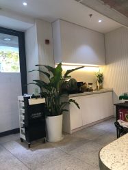 -PE SALON