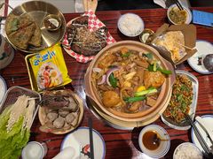 -沙胆彪炭炉牛杂煲(上海日月光广场店)