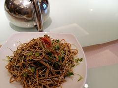 豆腐皮拌香椿苗-老牌坊•鲁菜名店•地道济南菜(大观园商埠店)