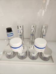 -靓芙泉专研痘痘肌