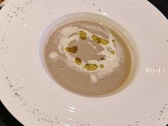 松露蘑菇奶油汤-C&R西班牙餐厅