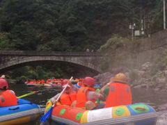 -安吉龙王山峡谷漂流