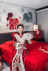 -红馆妆造(中央大街店)