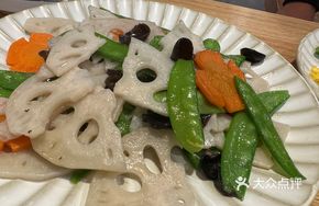 Yunshangxuan Lotus Pond Stir-Fry