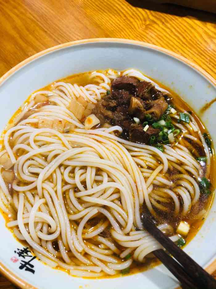 牛聋子津市牛肉炖粉(贺龙体育馆店)-"这家牛聋子味道还是非常纯正的.