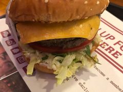 -The Habit Burger Grill 哈比特汉堡(复兴soho店)