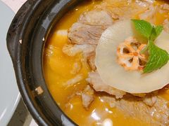 酸木瓜炖牛腩-半山腰·云南菜(侨福芳草地店)