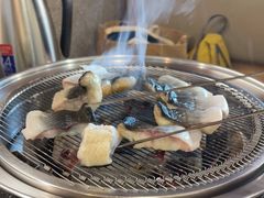 -围炉肉舍•炭烤活鳗•丹东海鲜烤肉(步行街店)