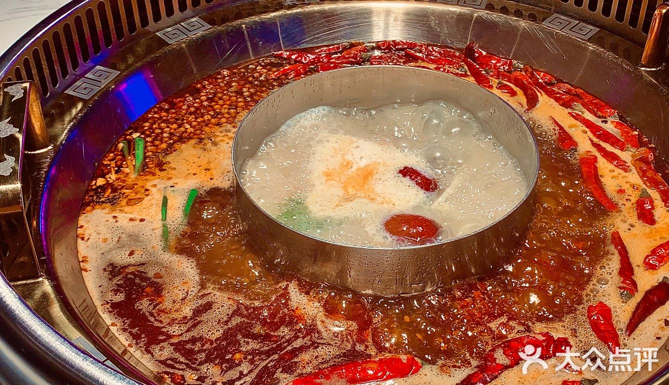 杭州探店 | 霓虹灯下🌈的赛博朋克风火锅店