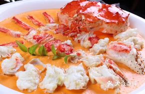 Chicken Oil and Huangjiu Steamed Emperor Crab