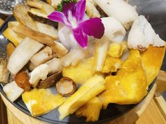 -一朵菌·野生菌探索家火锅(南亚店)