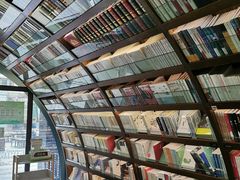 -钟书阁(珍园店)