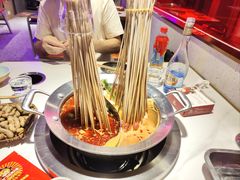 -钢管厂五区小郡肝串串香(奥克斯广场锦城万达店)