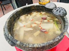 -墨脱石锅椰子鸡•香草鸭•东山羊(大东海店)