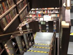-钟书阁(群光广场店)
