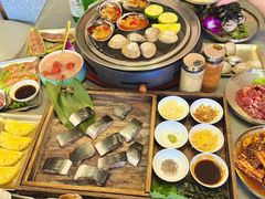 -围炉肉舍•炭烤活鳗•丹东海鲜烤肉(步行街店)