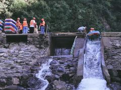 -安吉龙王山峡谷漂流