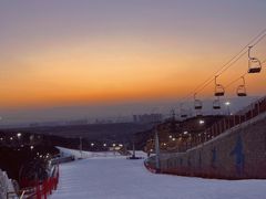 -采薇庄园四季滑雪场