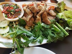 -Chom Cafe and Restaurant