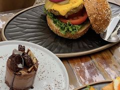 -Let'sBURGERplus·非常创意汉堡(三里屯店)